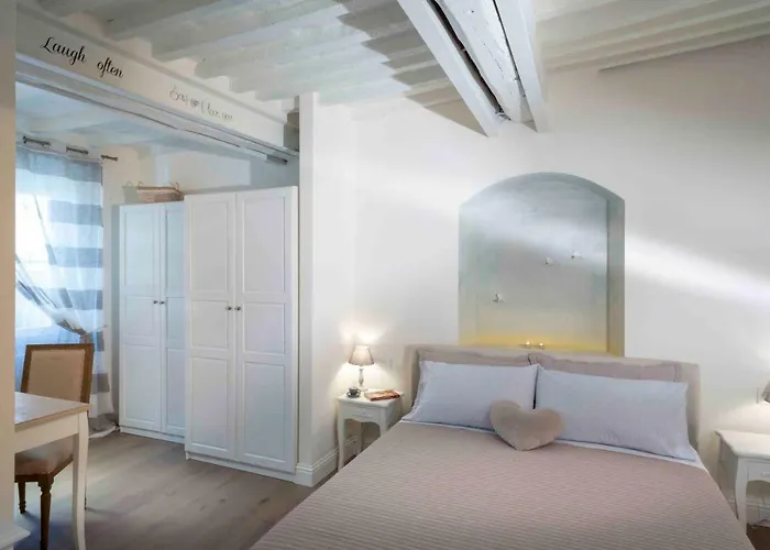 With Appartamento Firenze